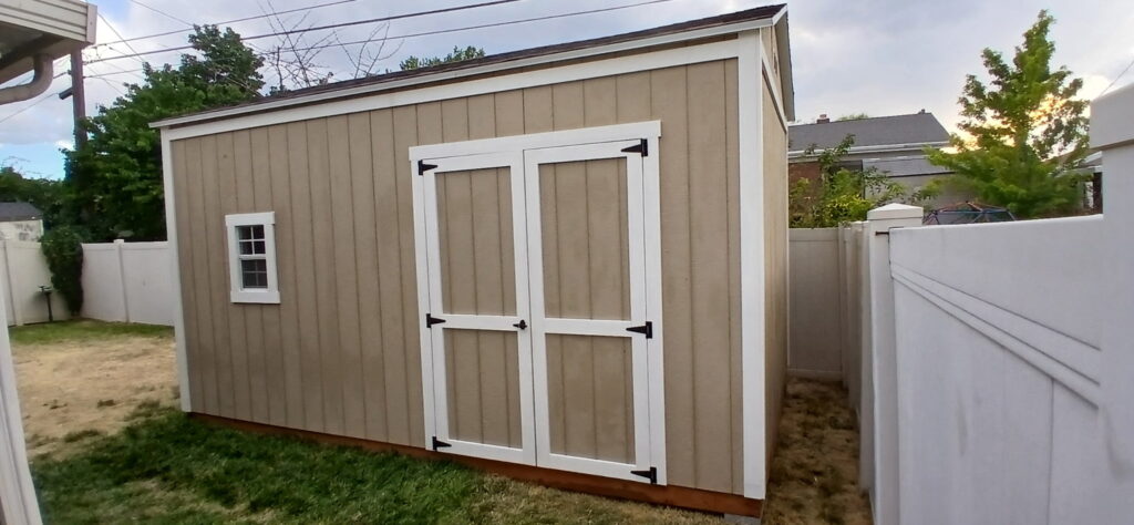Cozy creative she shed in South Jordan, UT by Solitude Custom Sheds